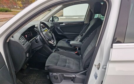 Volkswagen Tiguan II, 2021 год, 3 700 000 рублей, 10 фотография