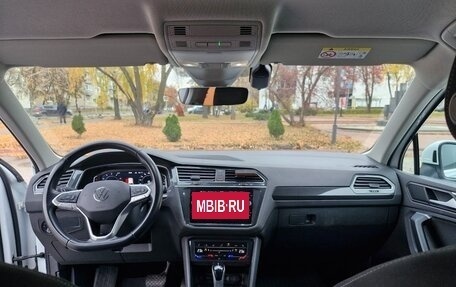 Volkswagen Tiguan II, 2021 год, 3 700 000 рублей, 13 фотография