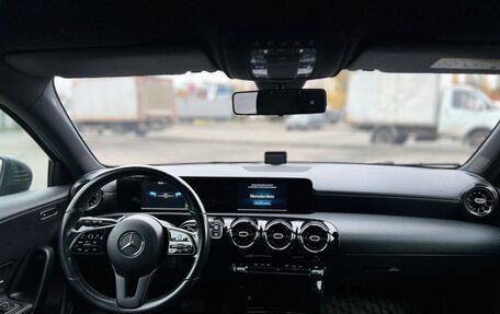 Mercedes-Benz A-Класс, 2019 год, 1 805 000 рублей, 12 фотография