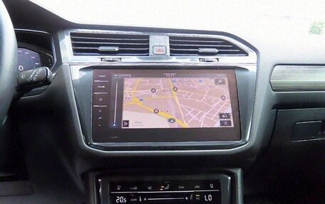 Volkswagen Tiguan II, 2023 год, 2 418 000 рублей, 11 фотография