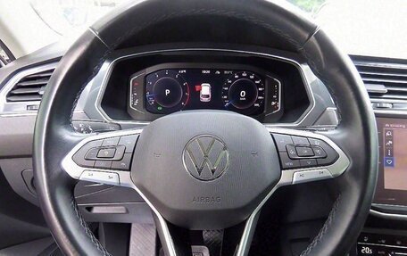 Volkswagen Tiguan II, 2023 год, 2 418 000 рублей, 7 фотография