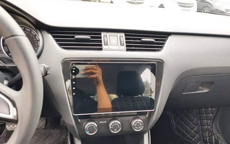 Skoda Octavia IV, 2022 год, 1 500 000 рублей, 8 фотография