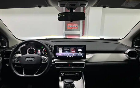 Geely Coolray I, 2022 год, 1 050 000 рублей, 8 фотография