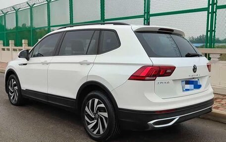 Volkswagen Tiguan II, 2022 год, 2 680 000 рублей, 4 фотография