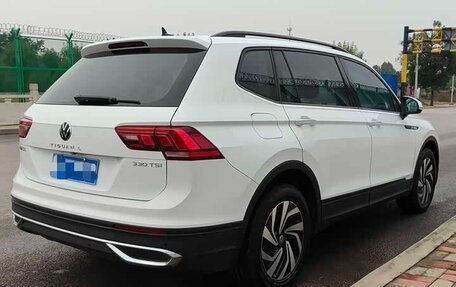 Volkswagen Tiguan II, 2022 год, 2 680 000 рублей, 6 фотография
