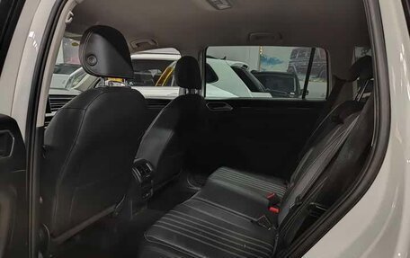 Volkswagen Tiguan II, 2022 год, 2 680 000 рублей, 8 фотография