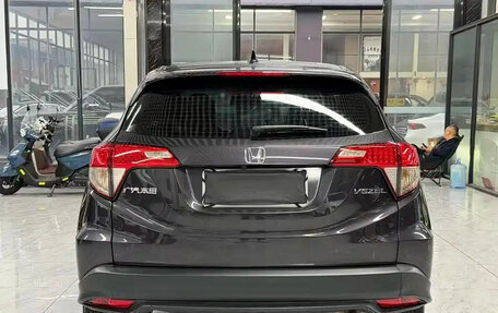 Honda Vezel, 2022 год, 1 275 000 рублей, 5 фотография