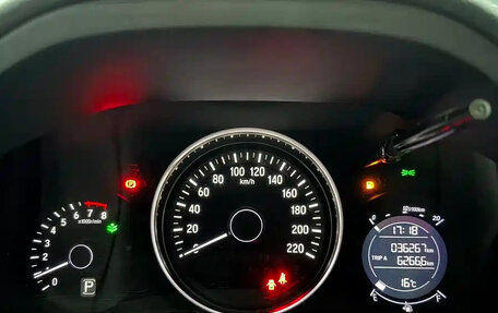 Honda Vezel, 2022 год, 1 275 000 рублей, 9 фотография