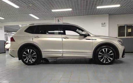 Volkswagen Tiguan II, 2022 год, 2 986 000 рублей, 4 фотография