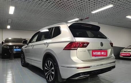 Volkswagen Tiguan II, 2022 год, 2 986 000 рублей, 7 фотография