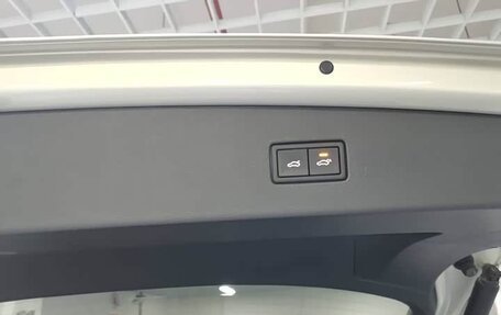 Volkswagen Tiguan II, 2022 год, 2 986 000 рублей, 9 фотография