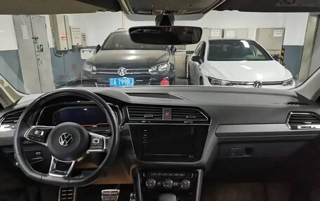 Volkswagen Tiguan II, 2022 год, 2 986 000 рублей, 12 фотография