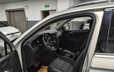 Volkswagen Tiguan II, 2022 год, 2 986 000 рублей, 13 фотография