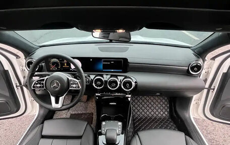 Mercedes-Benz A-Класс, 2022 год, 1 540 000 рублей, 10 фотография
