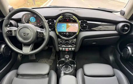 MINI Hatch, 2022 год, 1 850 000 рублей, 11 фотография