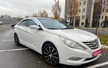Hyundai Sonata VI, 2010 год, 1 100 000 рублей, 1 фотография