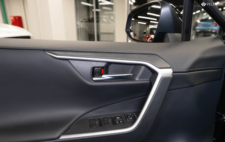 Toyota RAV4, 2025 год, 4 300 000 рублей, 20 фотография