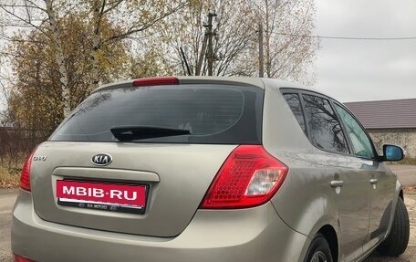 KIA cee'd I рестайлинг, 2010 год, 800 000 рублей, 9 фотография