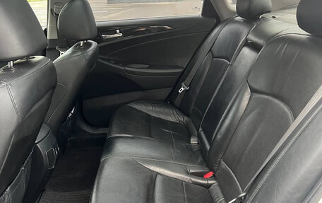 Hyundai Sonata VI, 2010 год, 1 100 000 рублей, 11 фотография