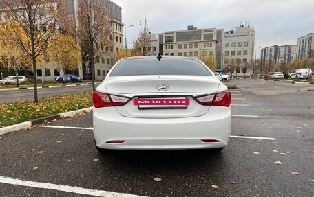 Hyundai Sonata VI, 2010 год, 1 100 000 рублей, 5 фотография