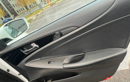 Hyundai Sonata VI, 2010 год, 1 100 000 рублей, 18 фотография