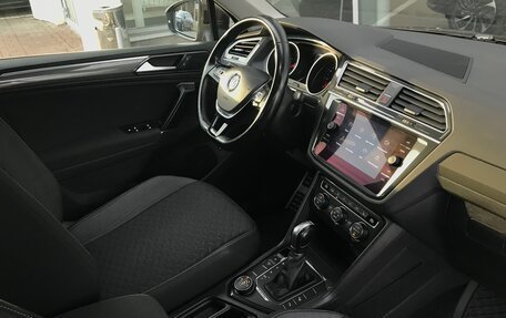 Volkswagen Tiguan II, 2018 год, 2 490 000 рублей, 4 фотография