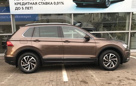 Volkswagen Tiguan II, 2018 год, 2 490 000 рублей, 12 фотография
