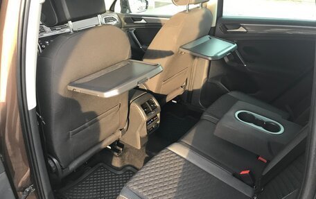 Volkswagen Tiguan II, 2018 год, 2 490 000 рублей, 9 фотография