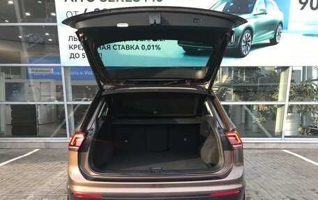 Volkswagen Tiguan II, 2018 год, 2 490 000 рублей, 17 фотография