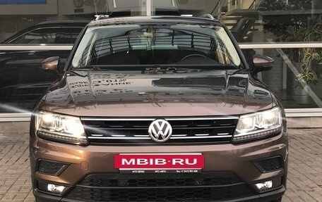 Volkswagen Tiguan II, 2018 год, 2 490 000 рублей, 10 фотография