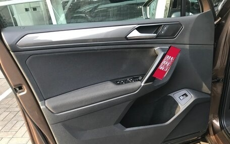 Volkswagen Tiguan II, 2018 год, 2 490 000 рублей, 23 фотография