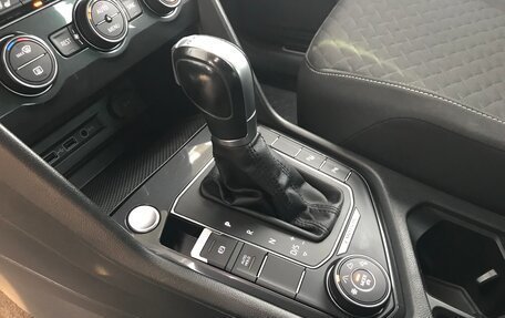 Volkswagen Tiguan II, 2018 год, 2 490 000 рублей, 38 фотография