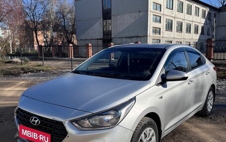 Hyundai Solaris II рестайлинг, 2017 год, 1 170 000 рублей, 1 фотография