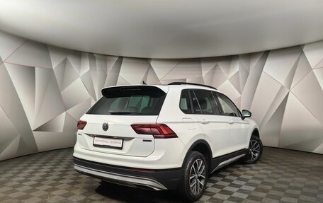 Volkswagen Tiguan II, 2019 год, 2 298 000 рублей, 2 фотография