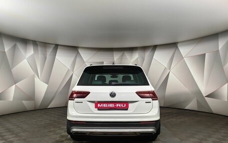 Volkswagen Tiguan II, 2019 год, 2 298 000 рублей, 8 фотография