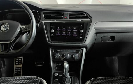Volkswagen Tiguan II, 2019 год, 2 298 000 рублей, 15 фотография