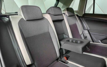 Volkswagen Tiguan II, 2019 год, 2 298 000 рублей, 17 фотография