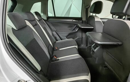 Volkswagen Tiguan II, 2019 год, 2 298 000 рублей, 16 фотография