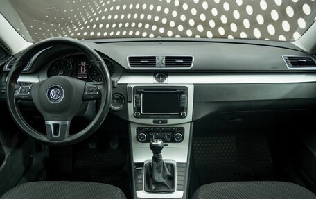 Volkswagen Passat B7, 2011 год, 725 000 рублей, 10 фотография