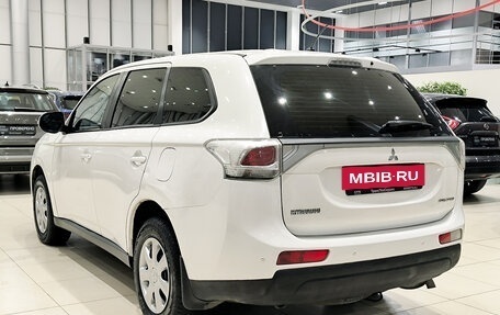 Mitsubishi Outlander III рестайлинг 3, 2013 год, 1 050 000 рублей, 8 фотография
