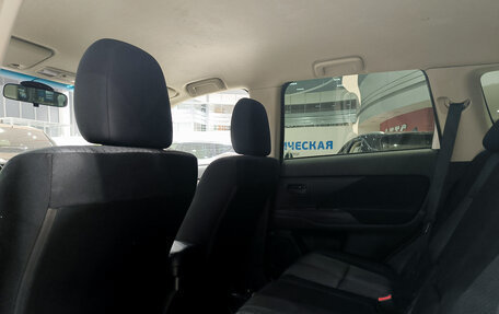 Mitsubishi Outlander III рестайлинг 3, 2013 год, 1 050 000 рублей, 15 фотография