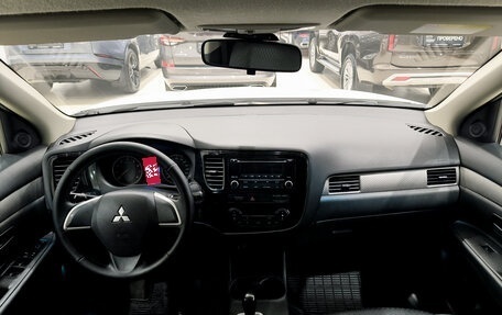 Mitsubishi Outlander III рестайлинг 3, 2013 год, 1 050 000 рублей, 17 фотография