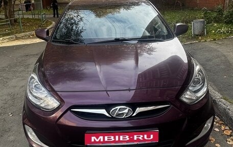 Hyundai Solaris II рестайлинг, 2011 год, 550 000 рублей, 1 фотография