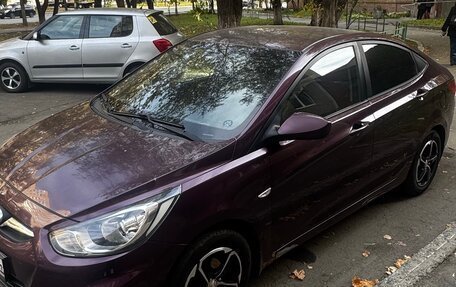 Hyundai Solaris II рестайлинг, 2011 год, 550 000 рублей, 4 фотография