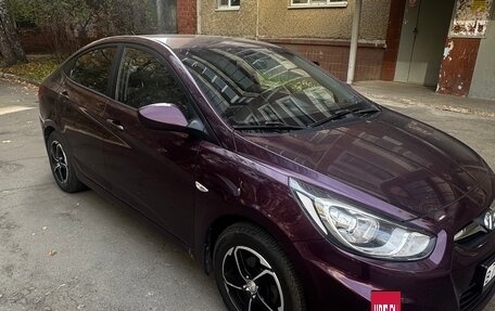 Hyundai Solaris II рестайлинг, 2011 год, 550 000 рублей, 3 фотография
