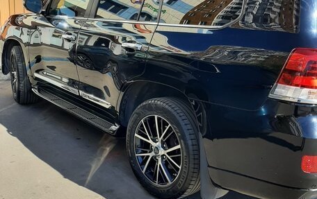 Toyota Land Cruiser 200, 2018 год, 7 500 000 рублей, 4 фотография