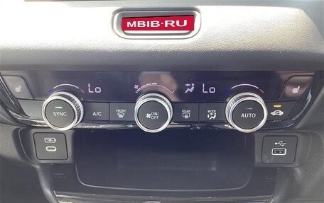 Honda Vezel, 2022 год, 1 880 001 рублей, 13 фотография