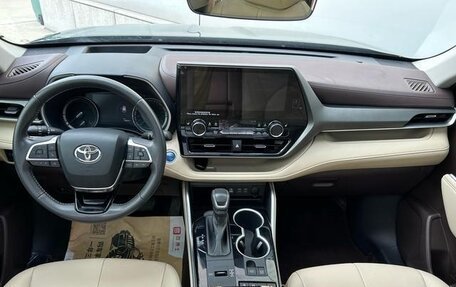 Toyota Highlander, 2021 год, 3 500 300 рублей, 7 фотография