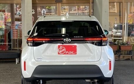 Toyota Yaris Cross, 2022 год, 1 250 000 рублей, 4 фотография