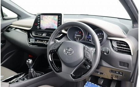 Toyota C-HR I рестайлинг, 2021 год, 1 350 000 рублей, 8 фотография